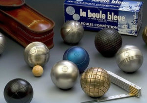 Boule bleue - Découvrez la plus vieille fabrique de boules de pétanque au  monde