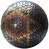Boule de pétanque cloutée